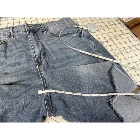 Judy Blue Jean Cut Off Shorts‎ Plus Size 1XL Medium Blue Stretch Denim - Picture 7 of 8